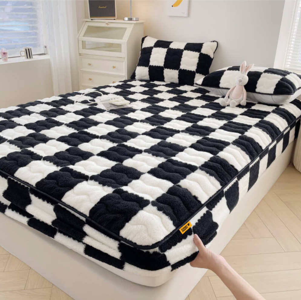 Premium Velvet Fitted Bedsheets with Pillow Covers (2Pcs)