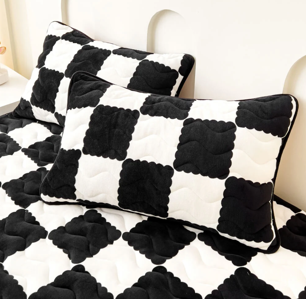 Premium Velvet Fitted Bedsheets with Pillow Covers (2Pcs)