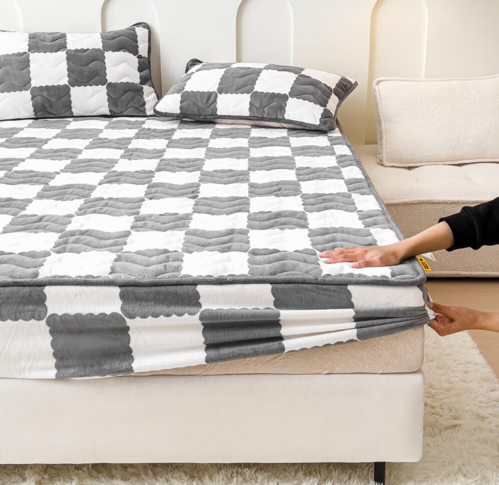 Premium Velvet Fitted Bedsheets with Pillow Covers (2Pcs)