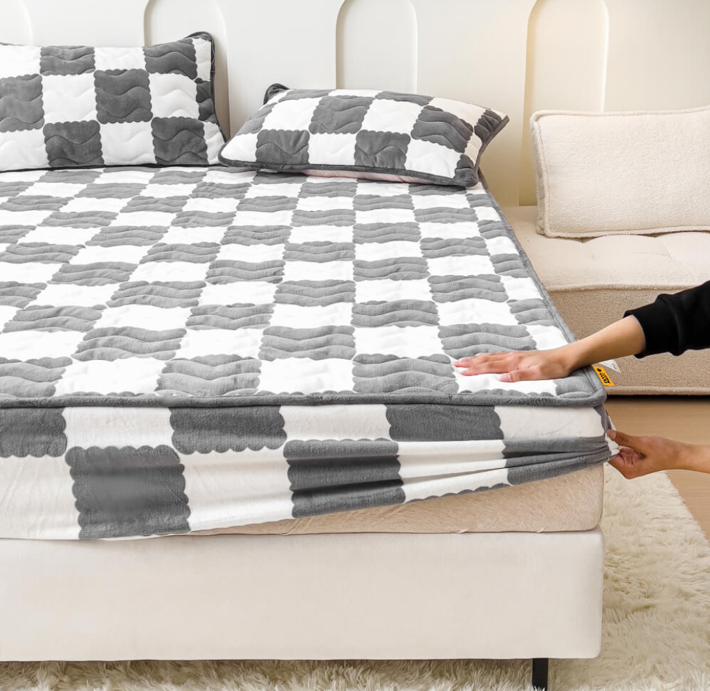 Premium Velvet Fitted Bedsheets with Pillow Covers (2Pcs)