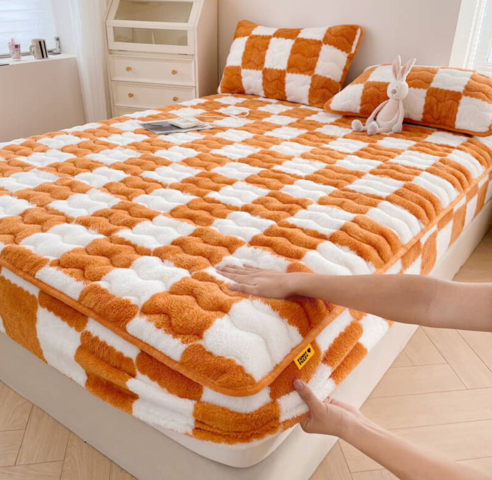 Premium Velvet Fitted Bedsheets with Pillow Covers (2Pcs)